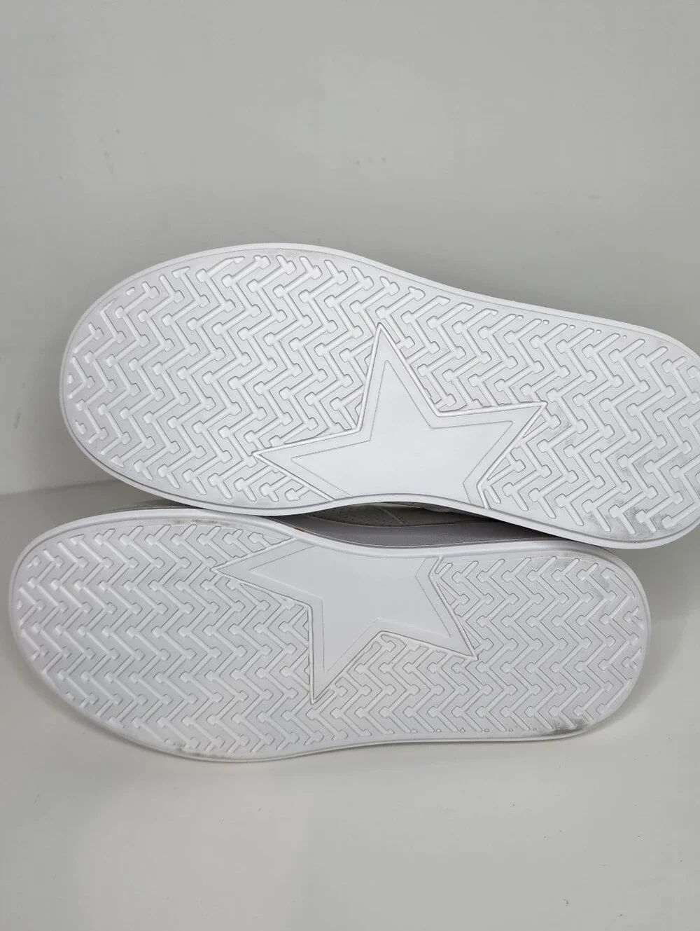 J/Slides Harlow White Platform Perforated Leather Sneakers for Women Size 7